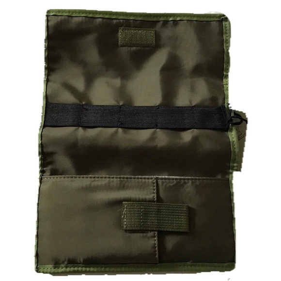 Goodfellow & Co Green Envelope Trifold Wallet - Picture 2 of 4